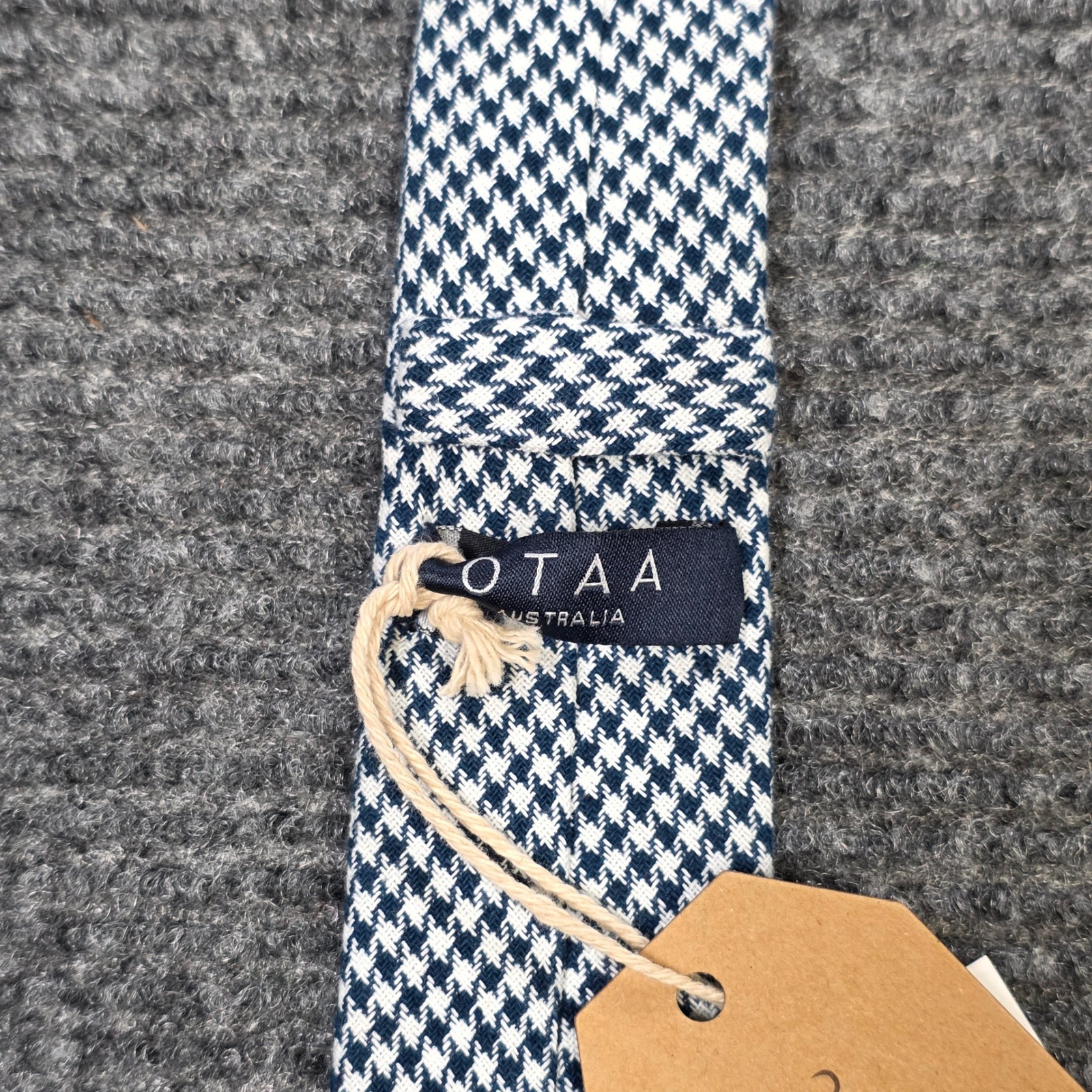 Otaa Linen Cotton Hand Made Necktie Men's Slim Navy Blue White Houndstooth Nwt — image 2 of 8